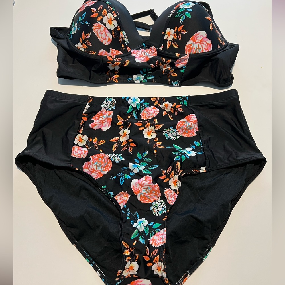 Never worn 3xl bathing suit.